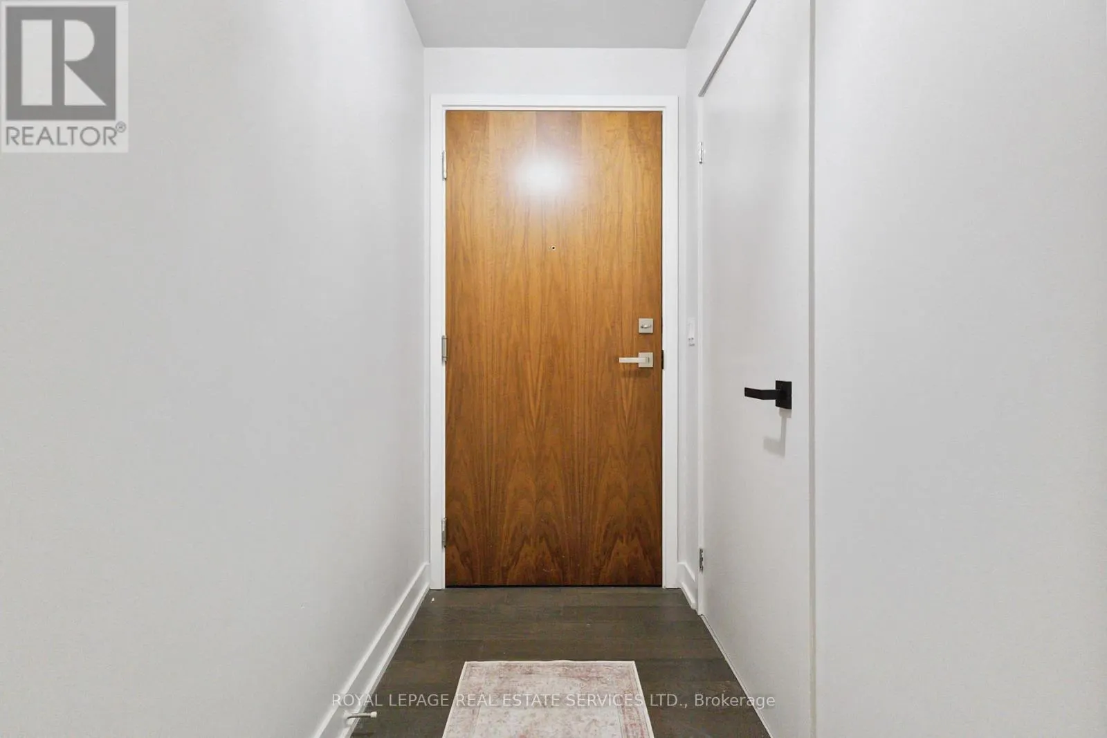 810 - 25 BASEBALL PLACE