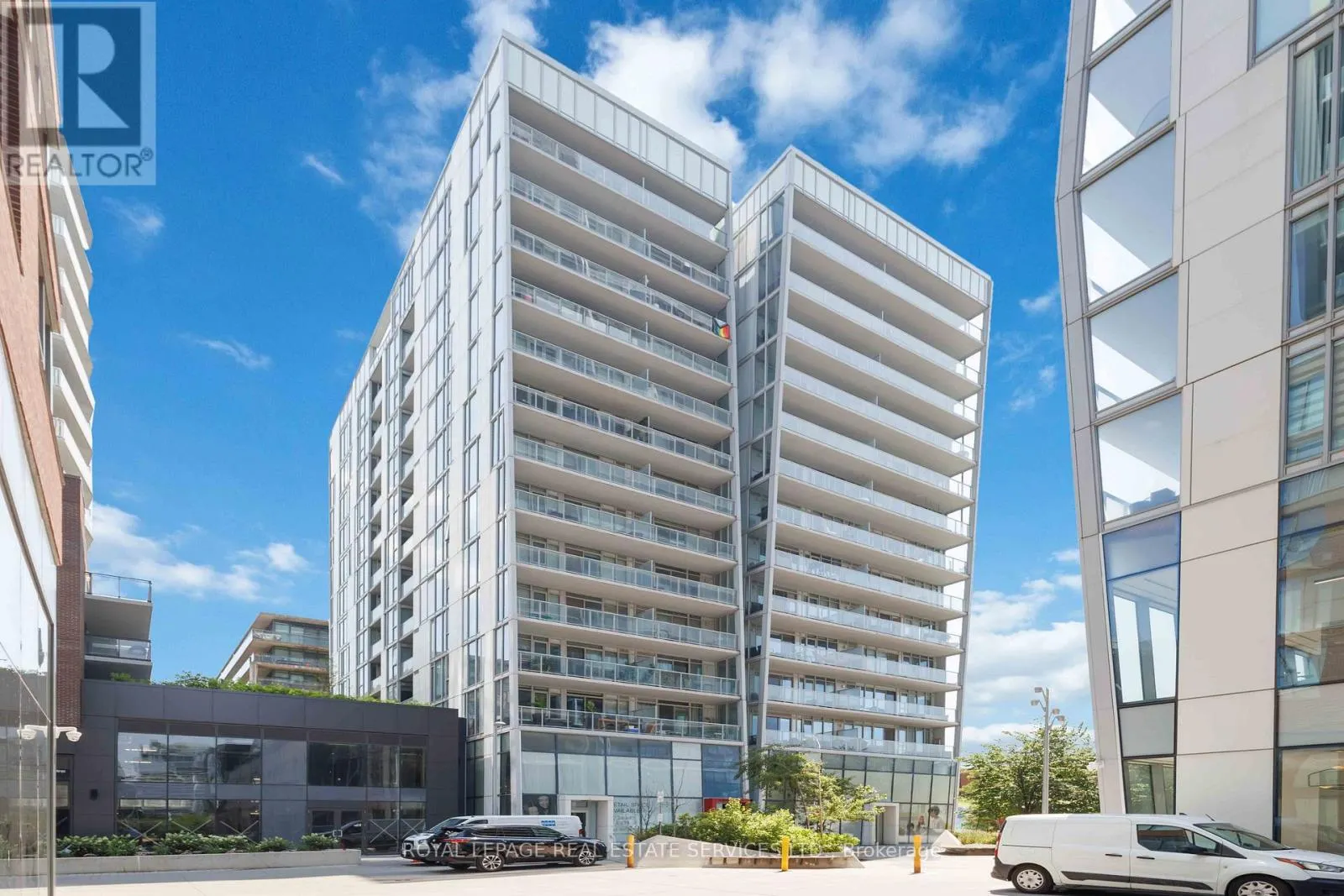 810 - 25 BASEBALL PLACE