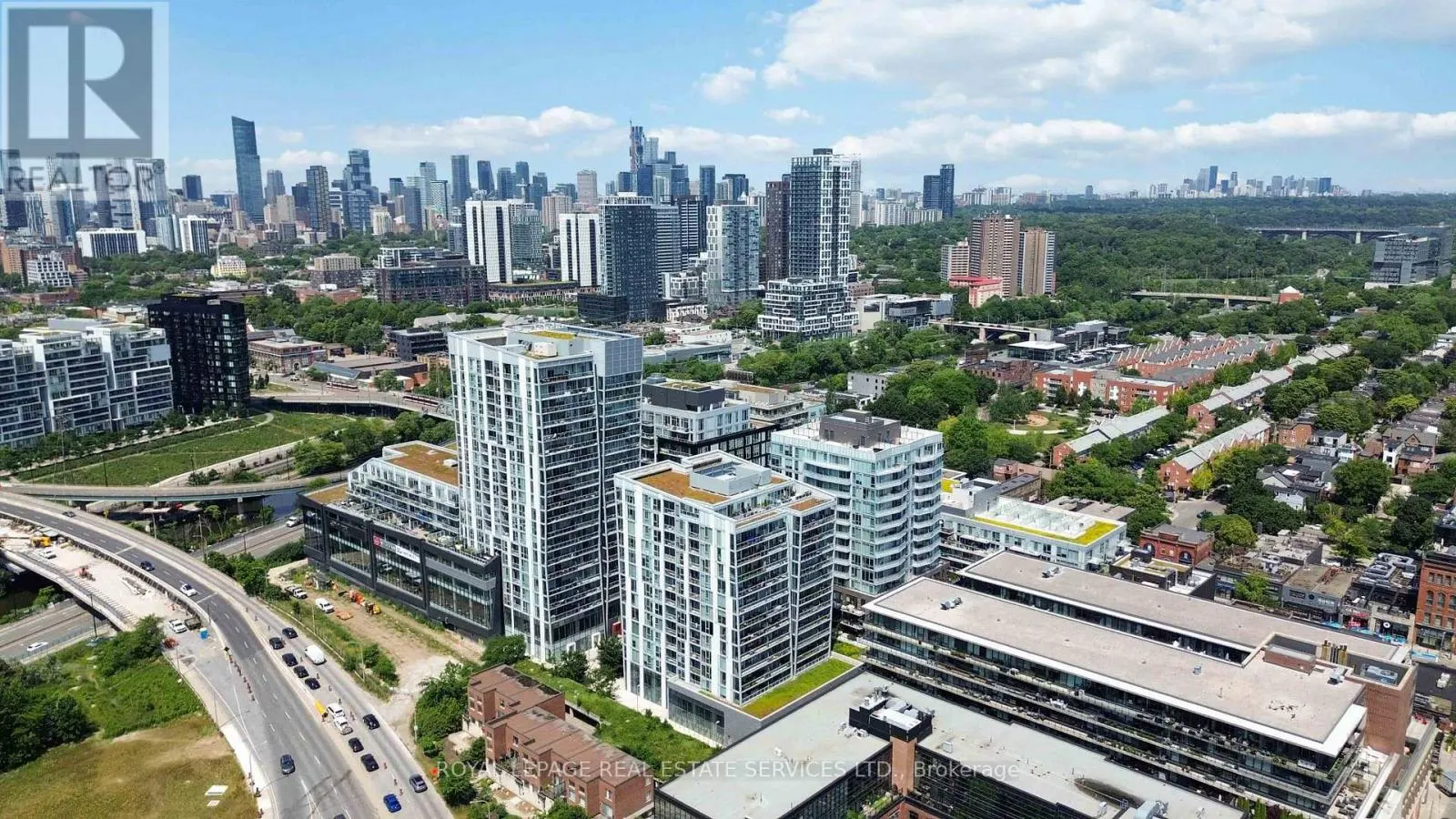 810 - 25 BASEBALL PLACE
