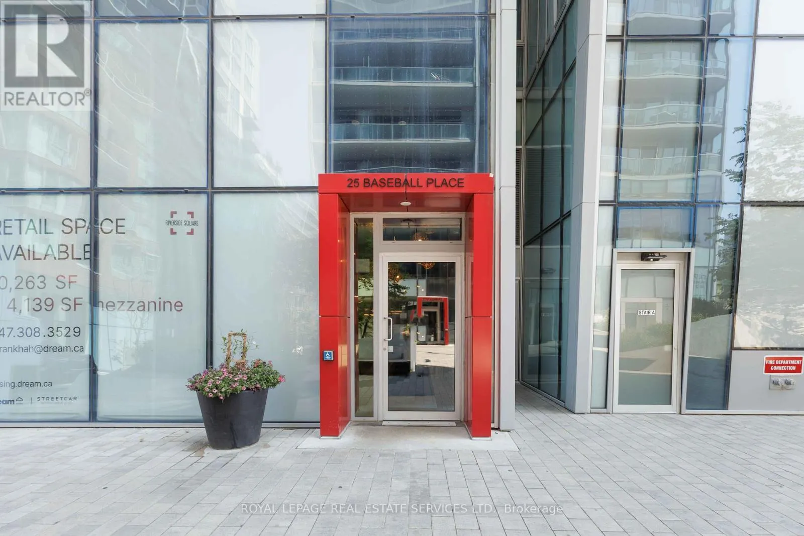 810 - 25 BASEBALL PLACE