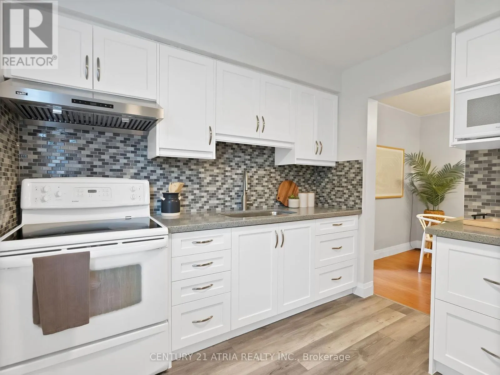 23 - 72 DUSAY PLACE