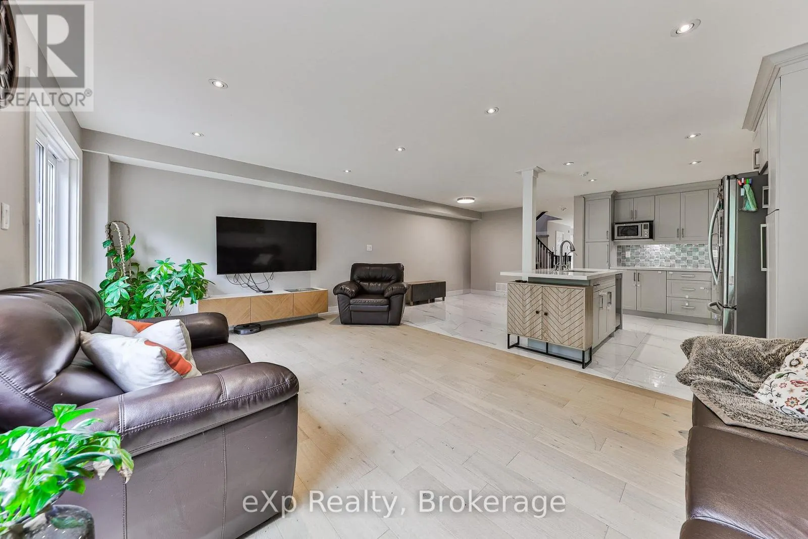 765 SUNBIRD DRIVE