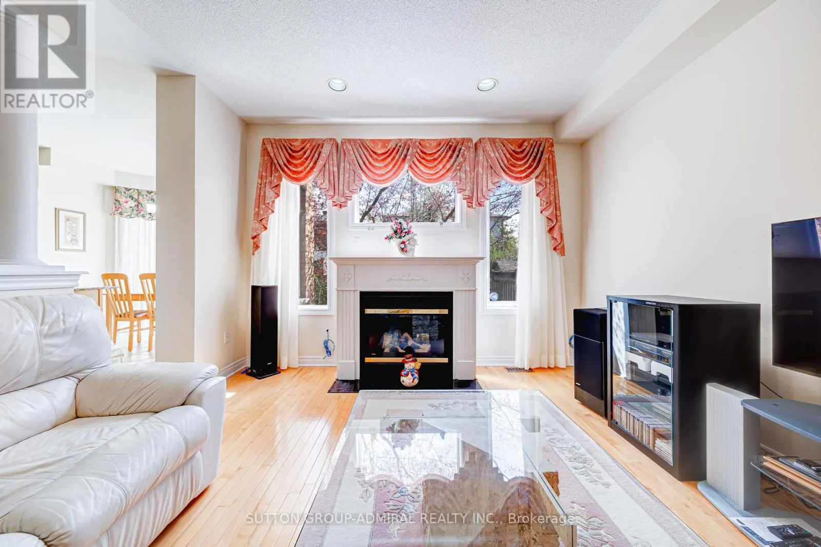 31 ACARA COURT