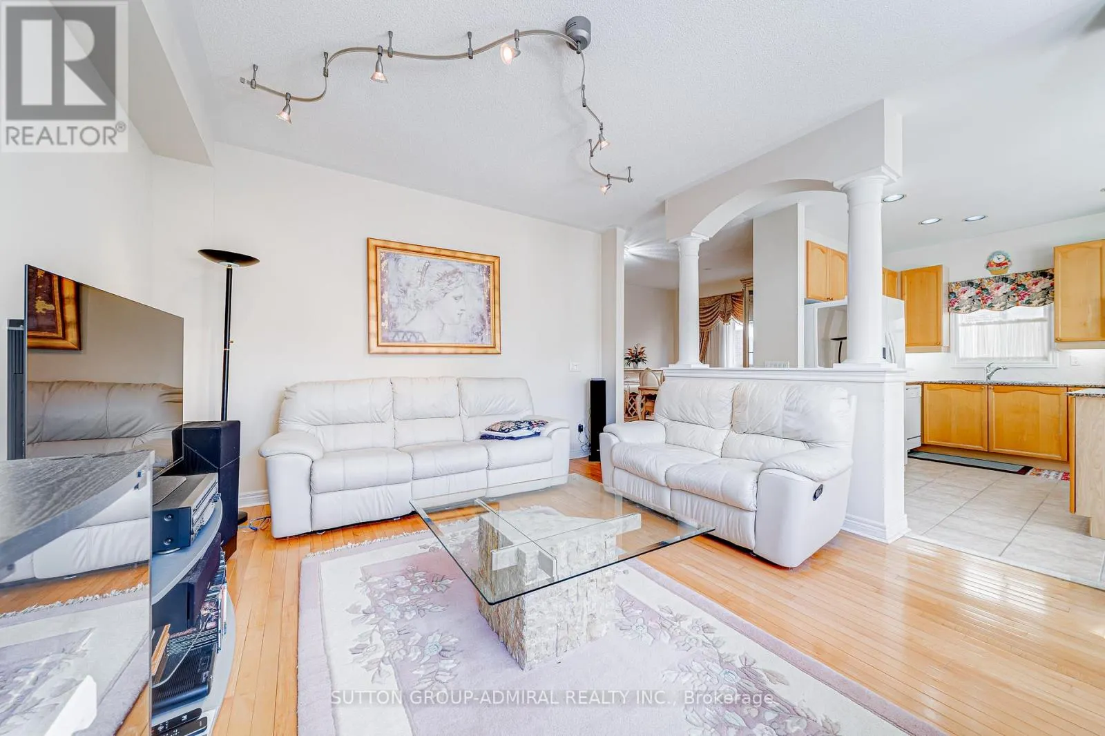 31 ACARA COURT