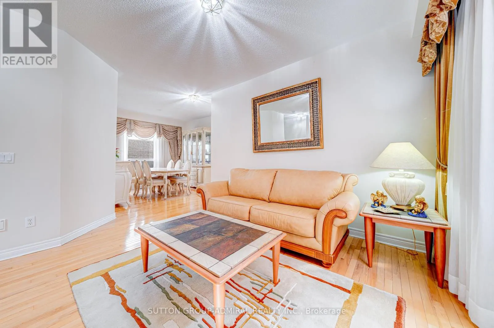31 ACARA COURT