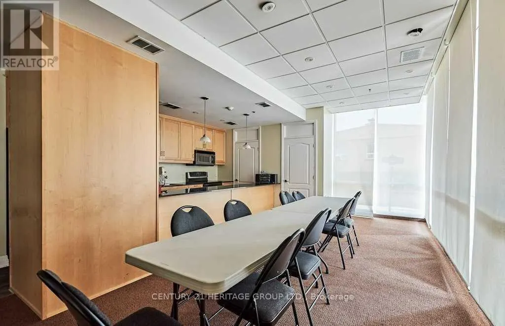 416 - 44 BOND STREET W