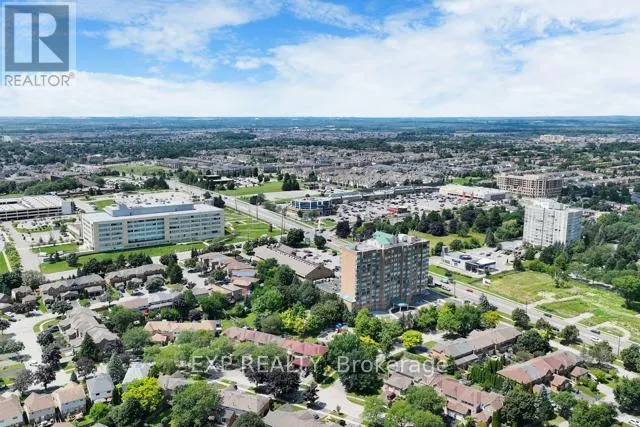 711 - 711 ROSSLAND ROAD E