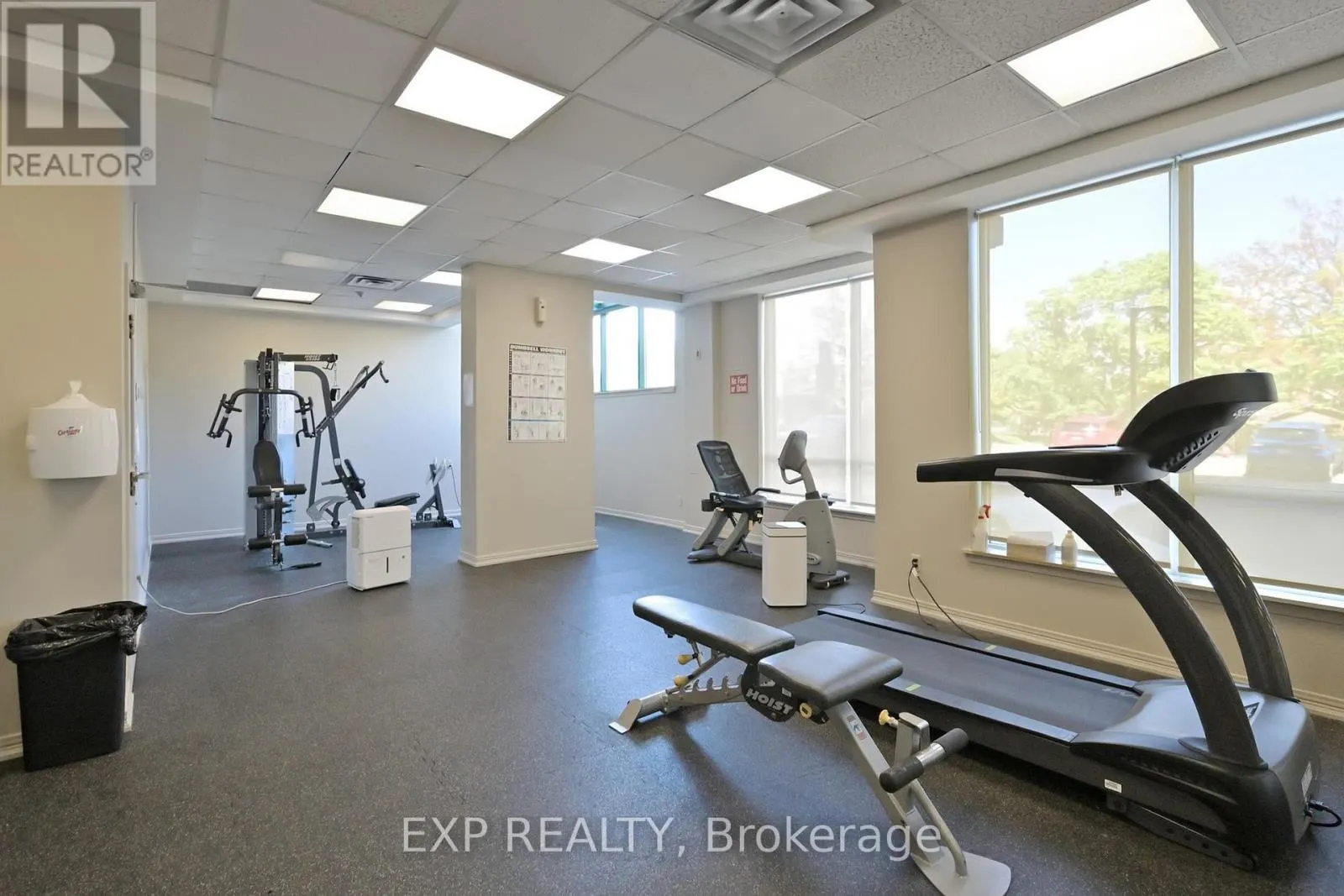 711 - 711 ROSSLAND ROAD E