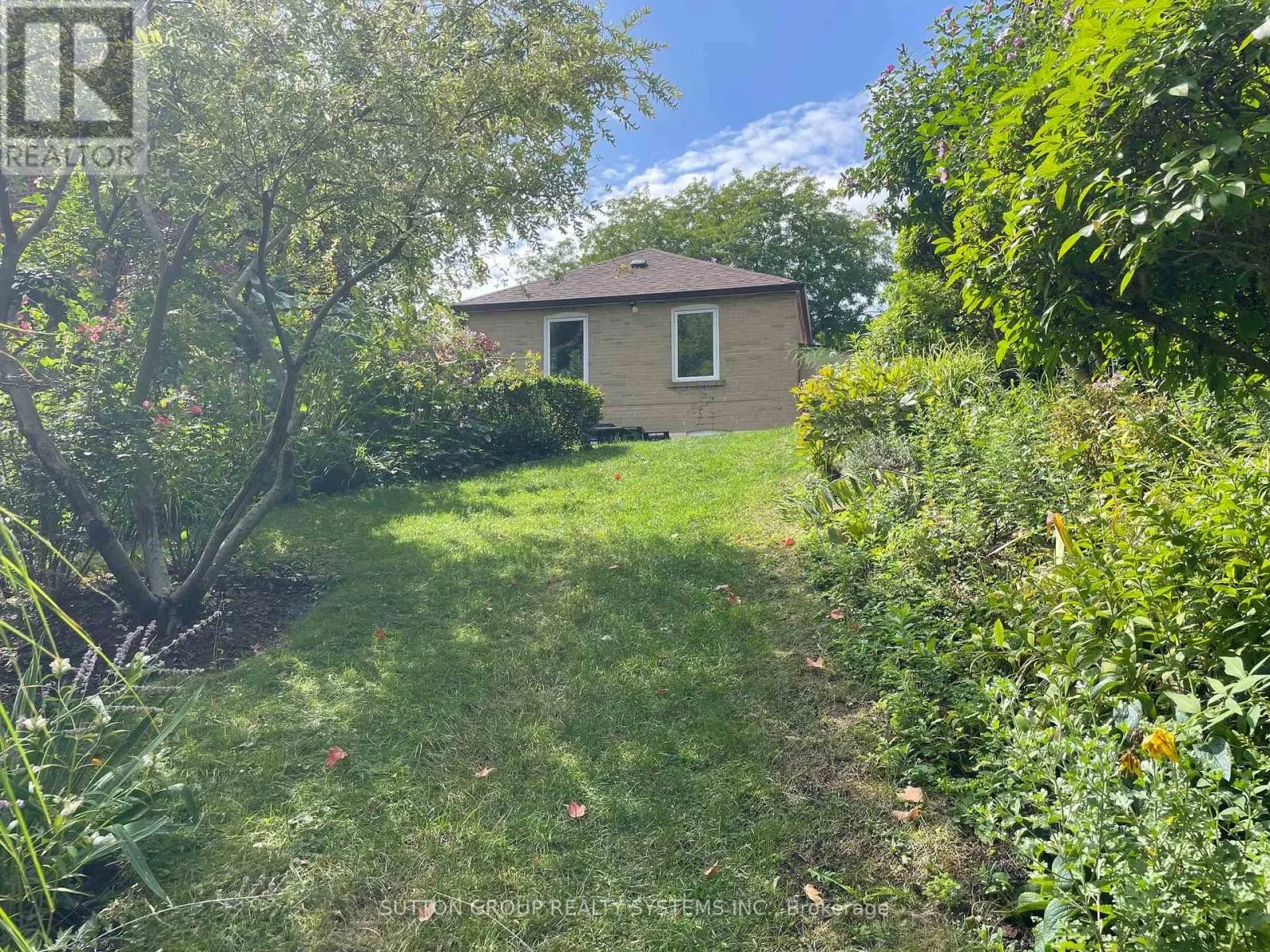 31 DORIS DRIVE