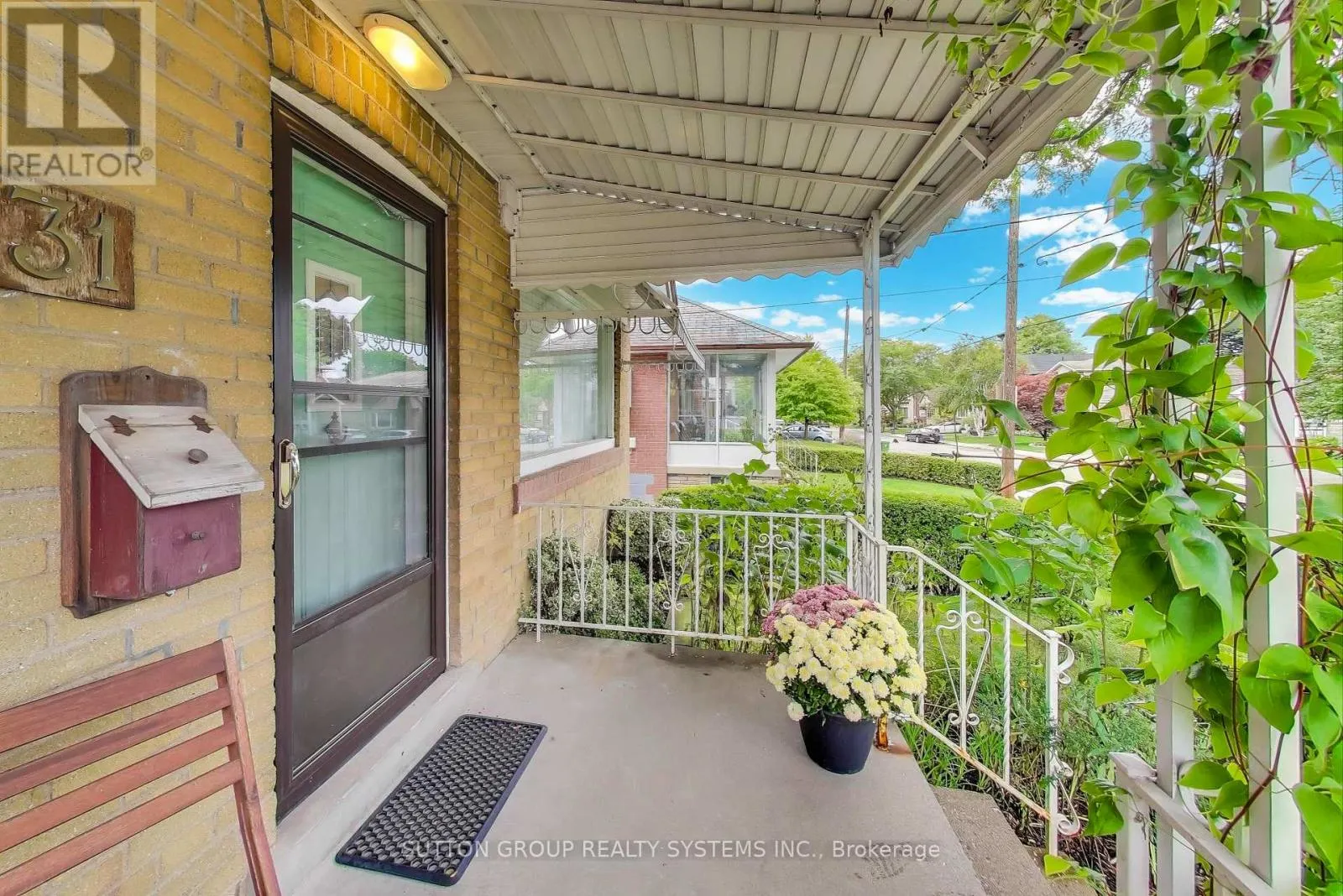 31 DORIS DRIVE