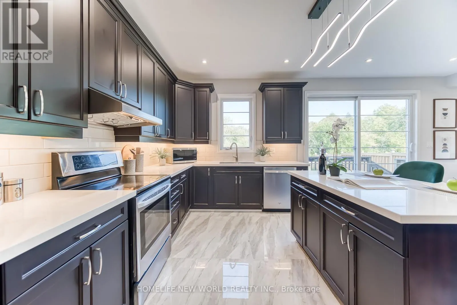 2437 EQUESTRIAN CRESCENT