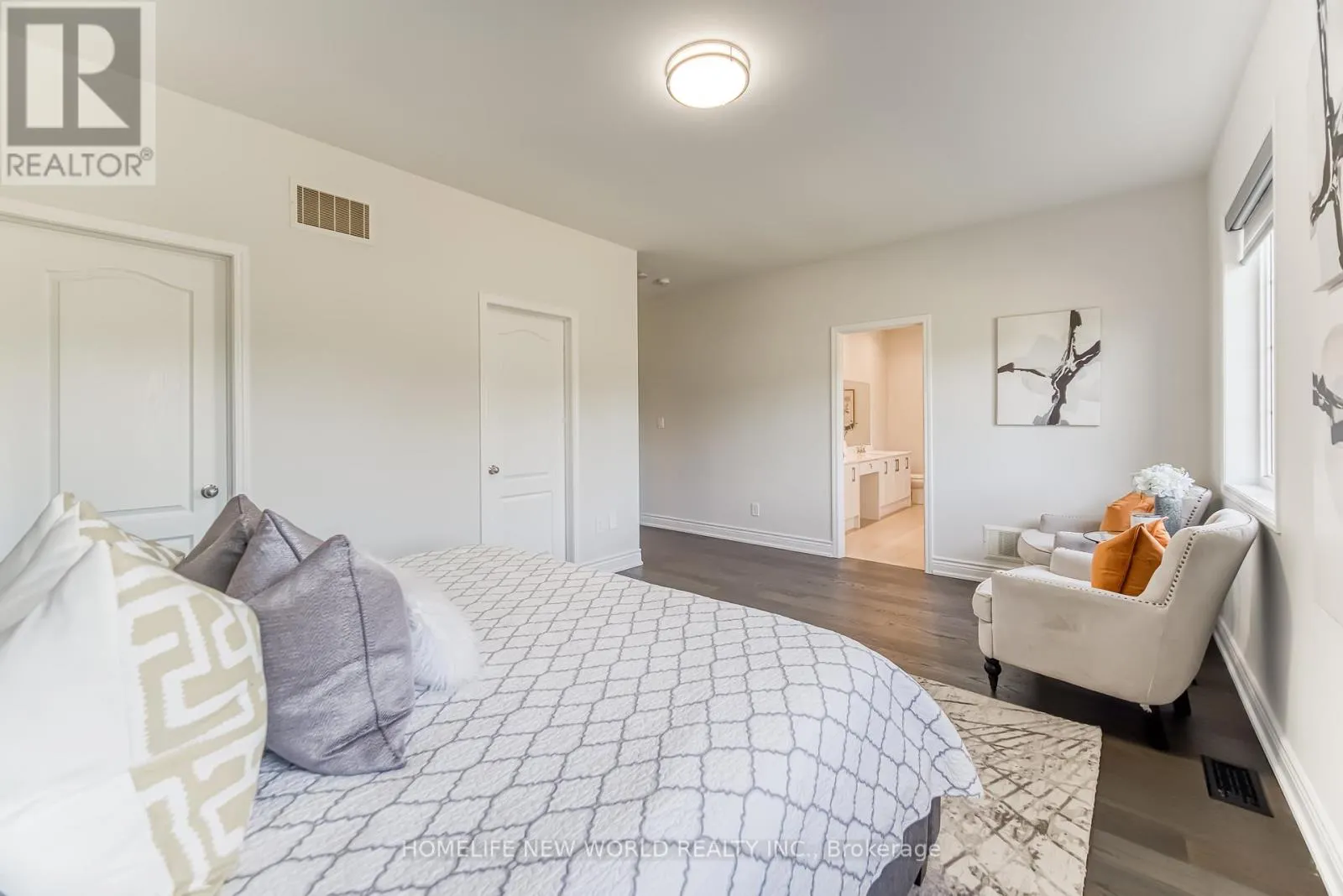 2437 EQUESTRIAN CRESCENT