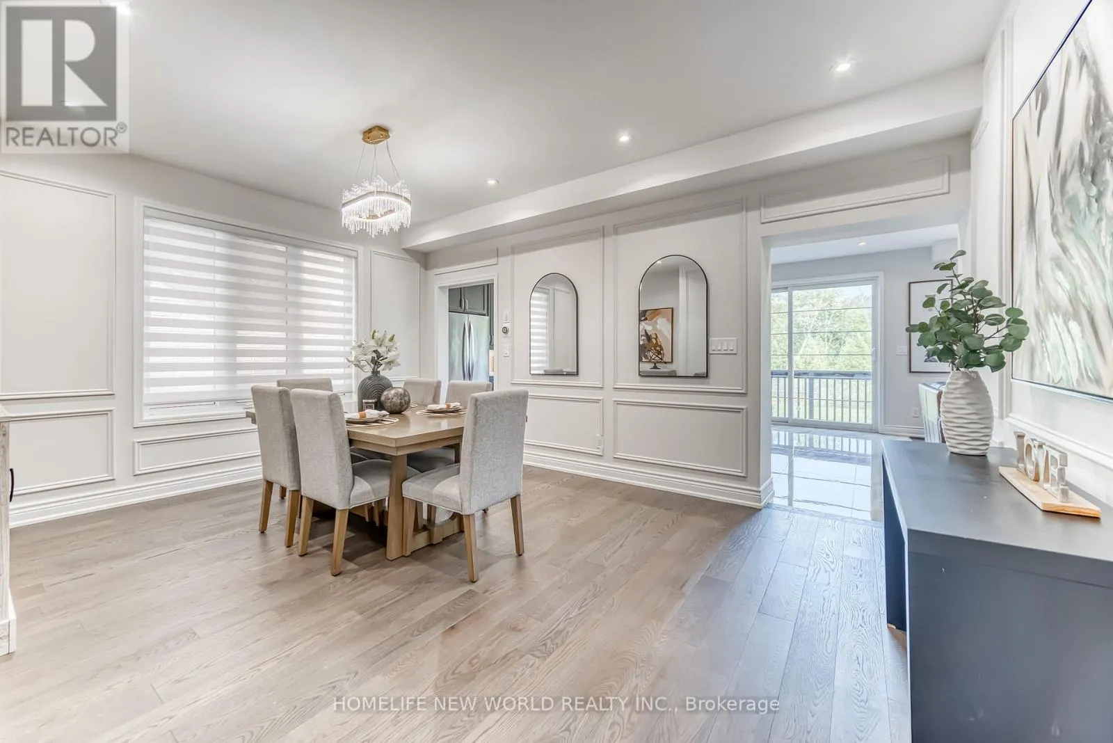 2437 EQUESTRIAN CRESCENT