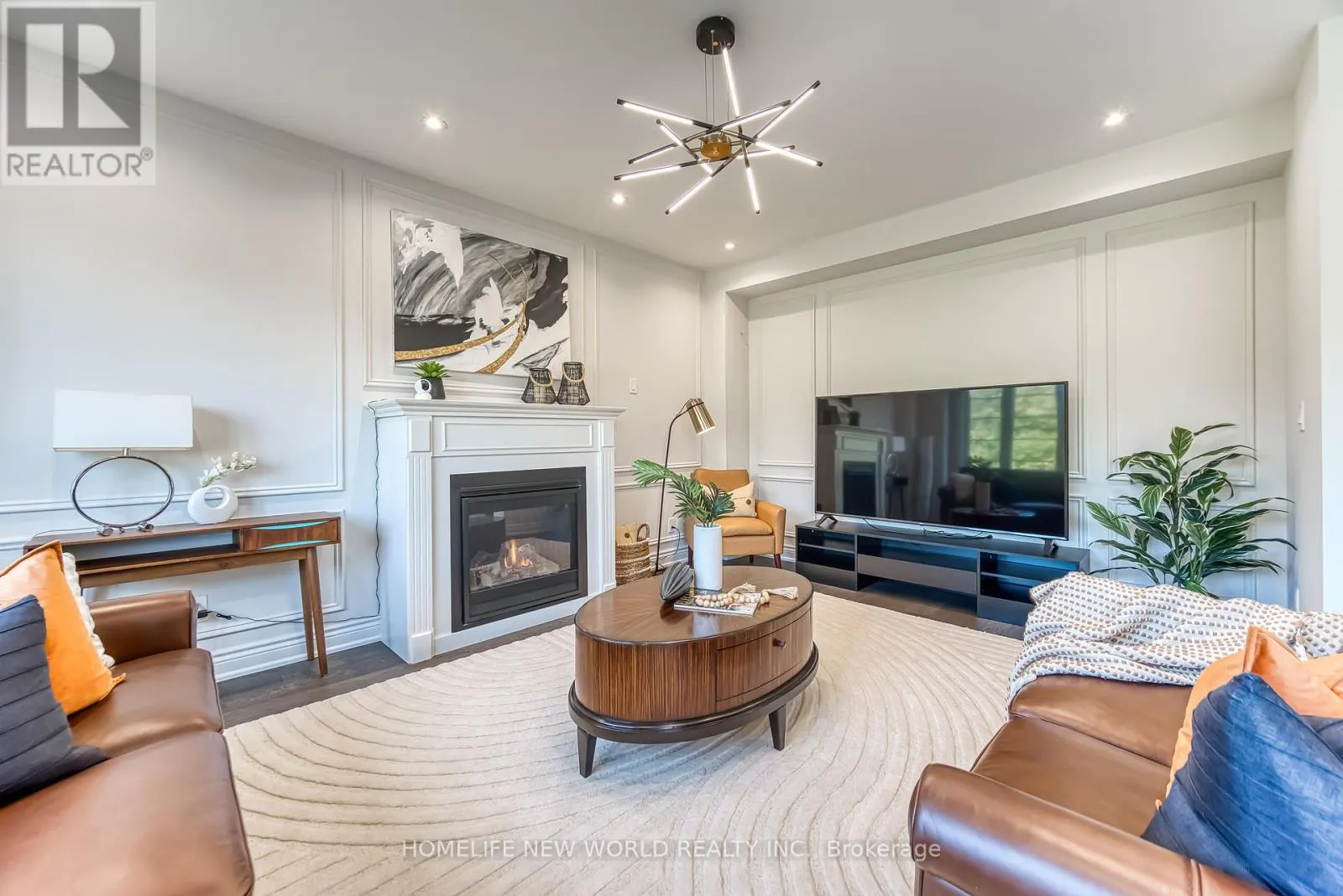 2437 EQUESTRIAN CRESCENT