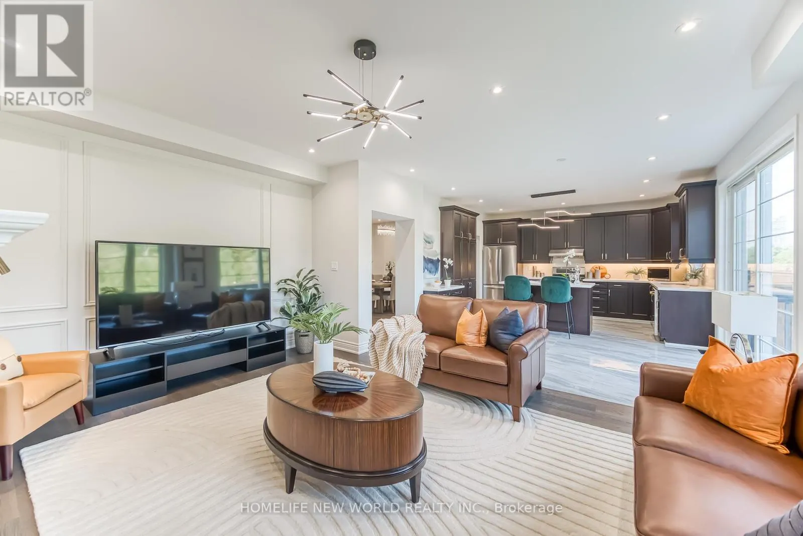 2437 EQUESTRIAN CRESCENT
