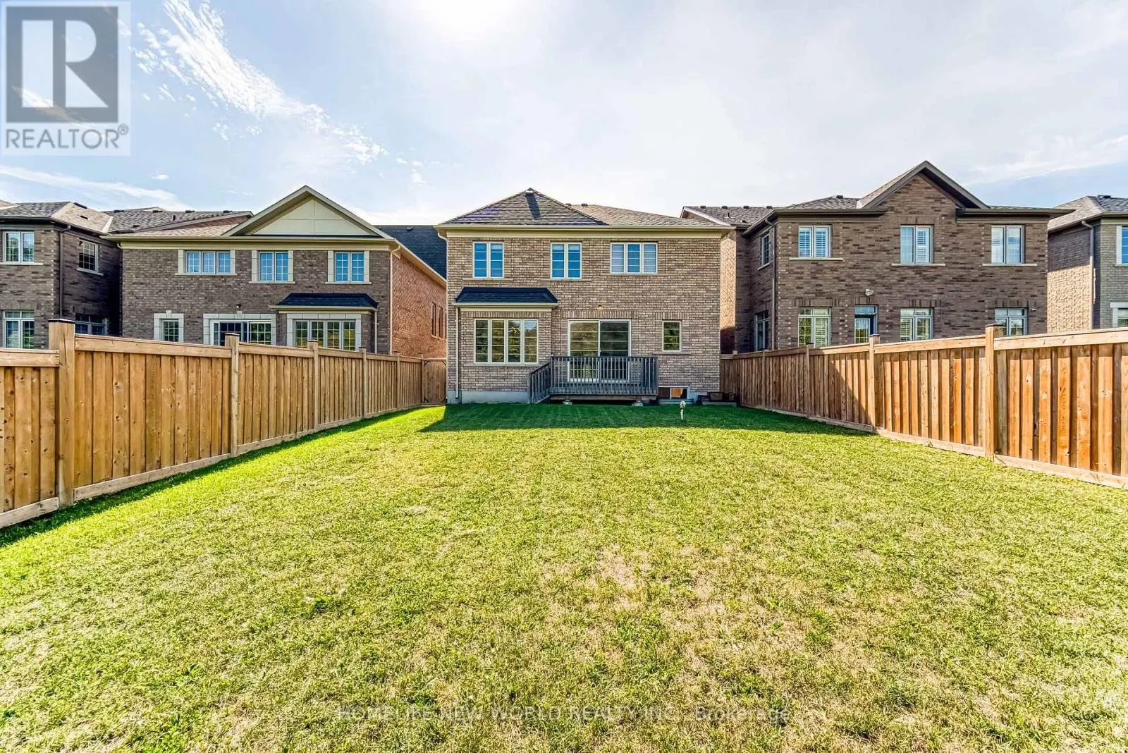 2437 EQUESTRIAN CRESCENT
