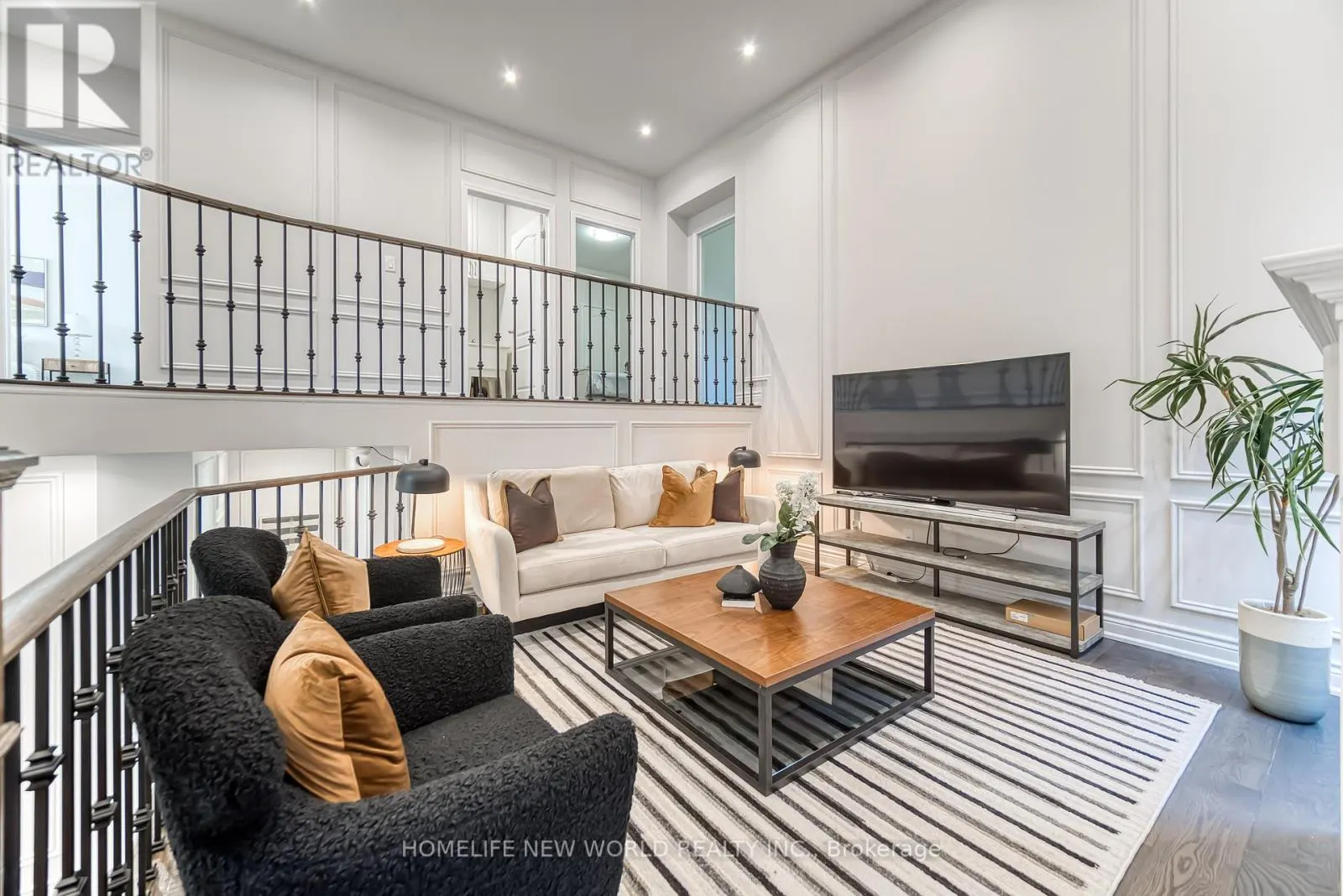 2437 EQUESTRIAN CRESCENT
