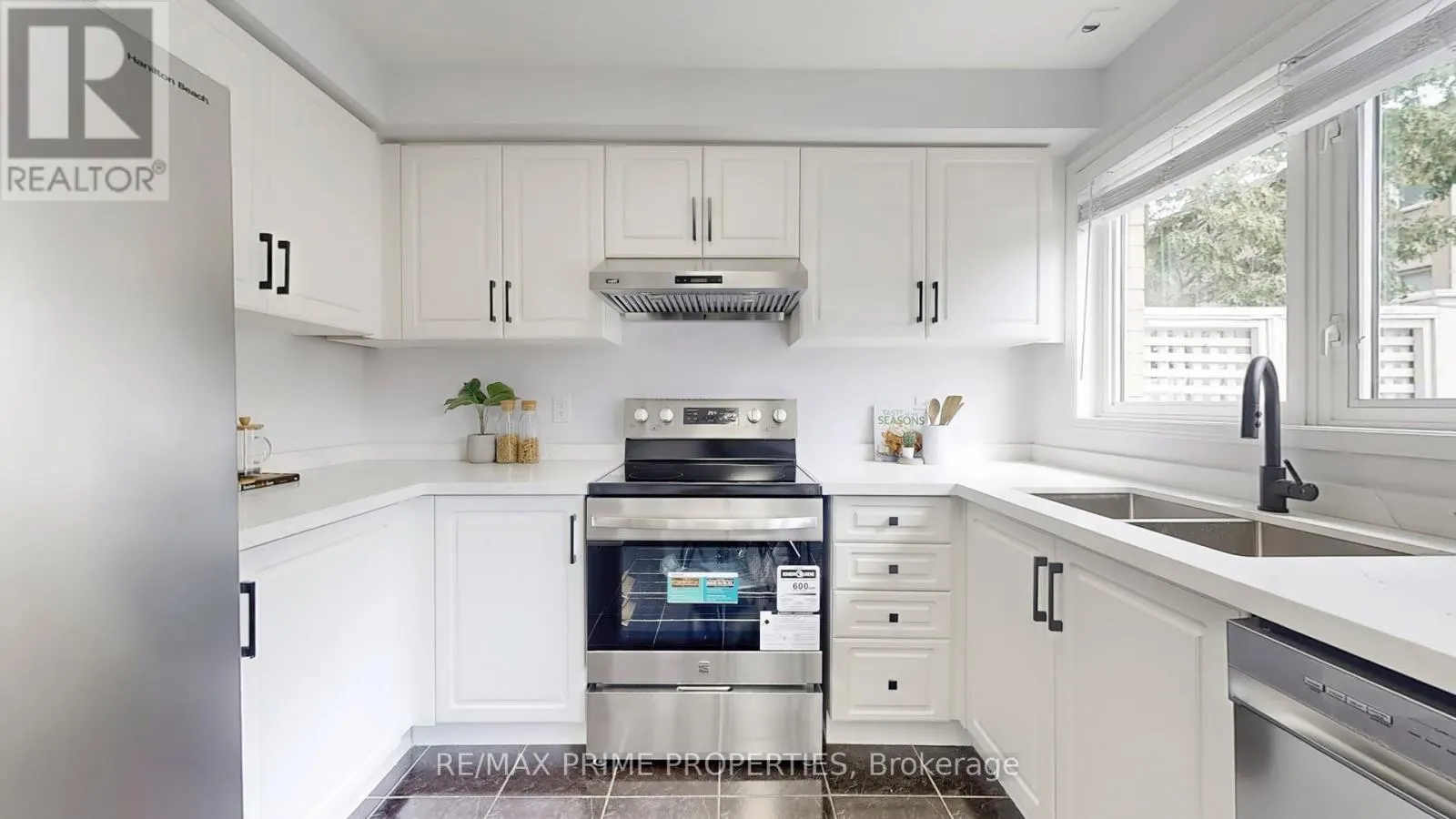 205 - 19 ROSEBANK DRIVE