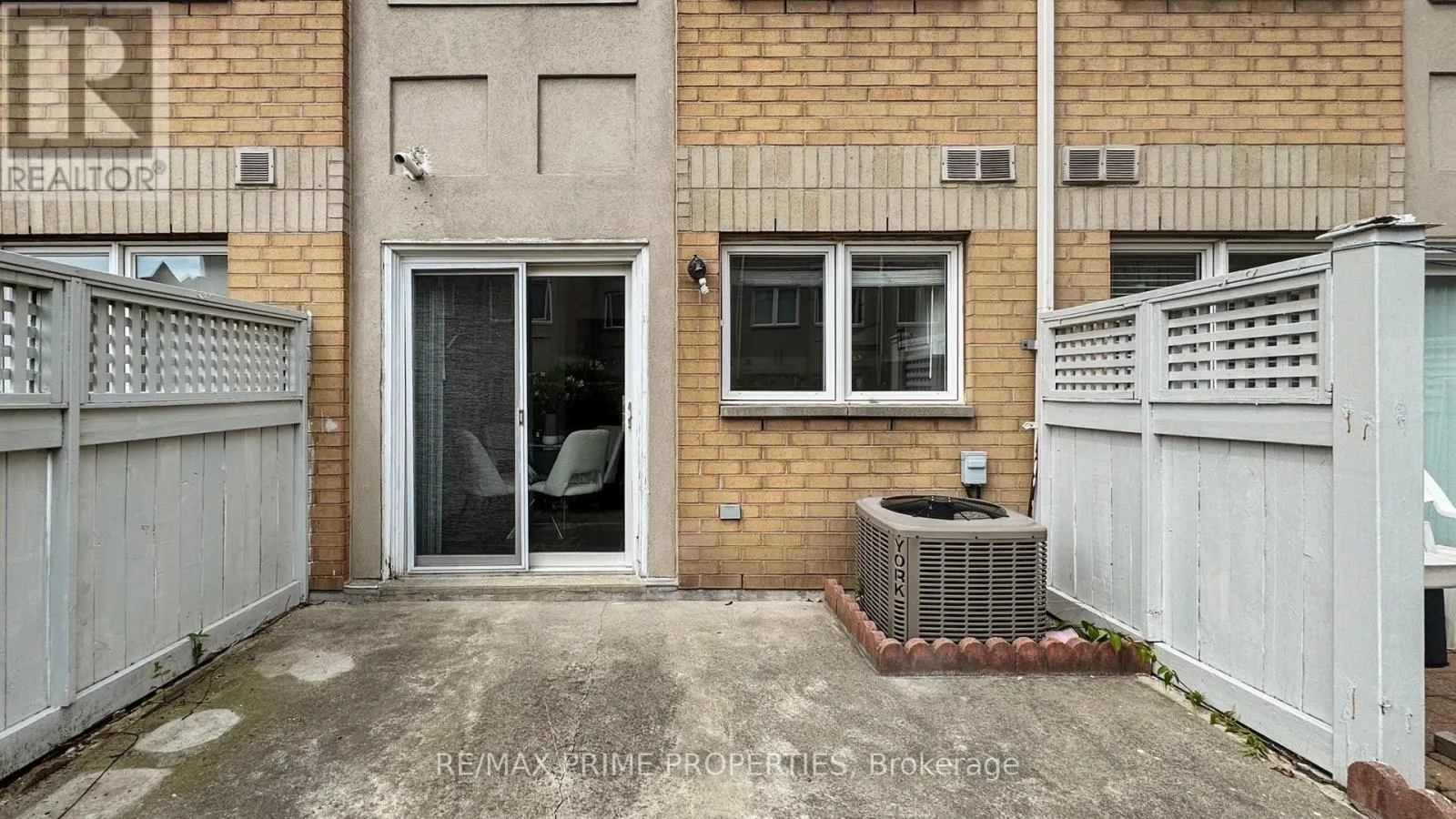 205 - 19 ROSEBANK DRIVE