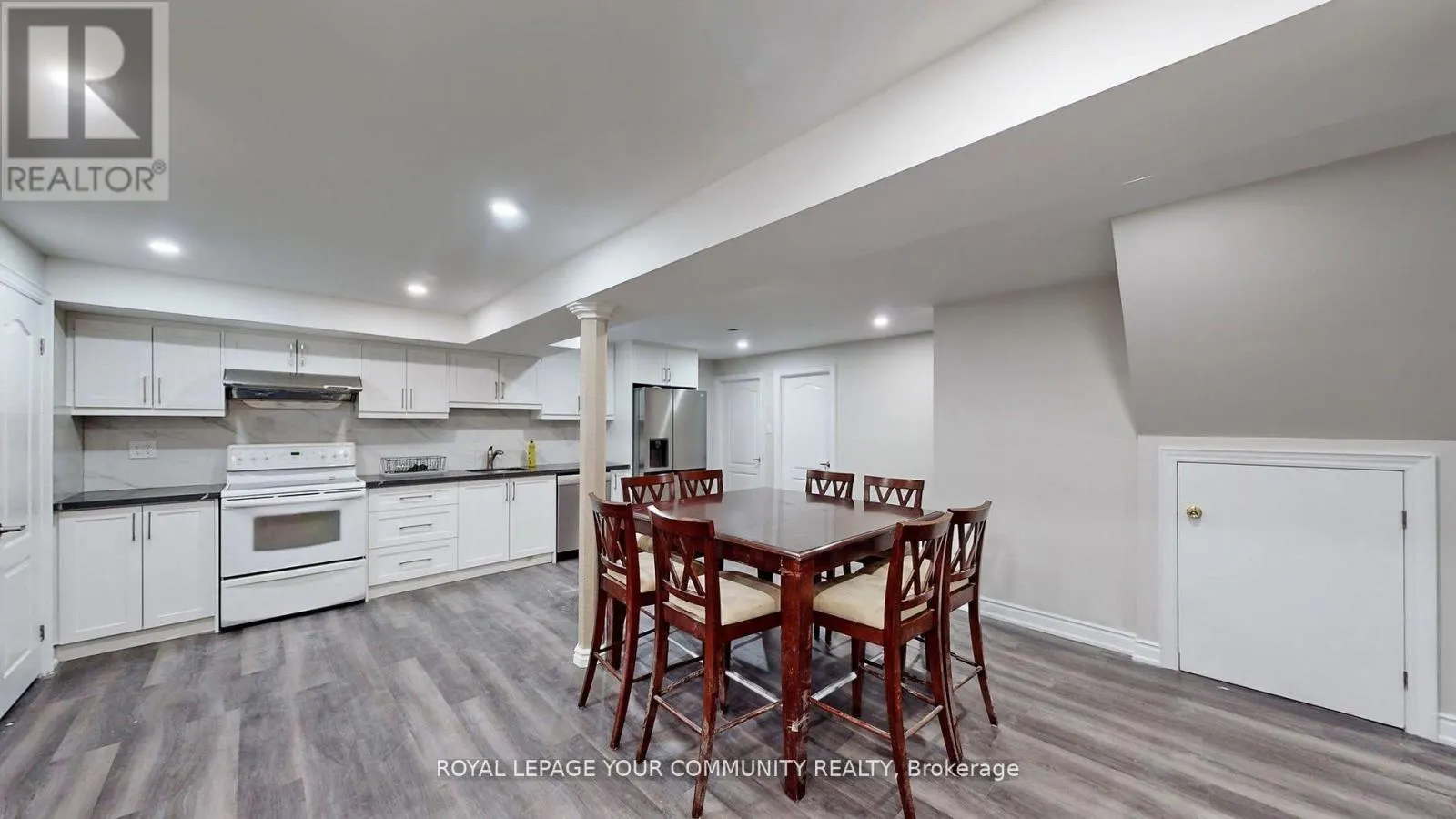 52 LOFTHOUSE DRIVE