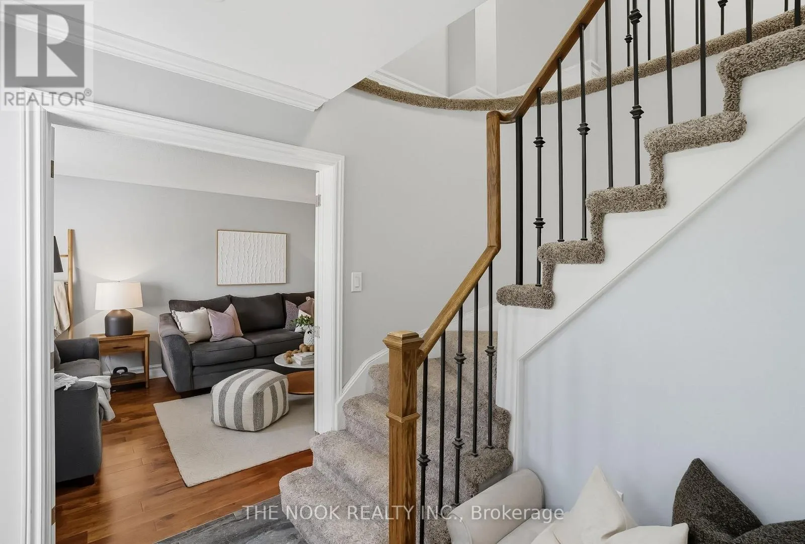 18 MOWAT COURT