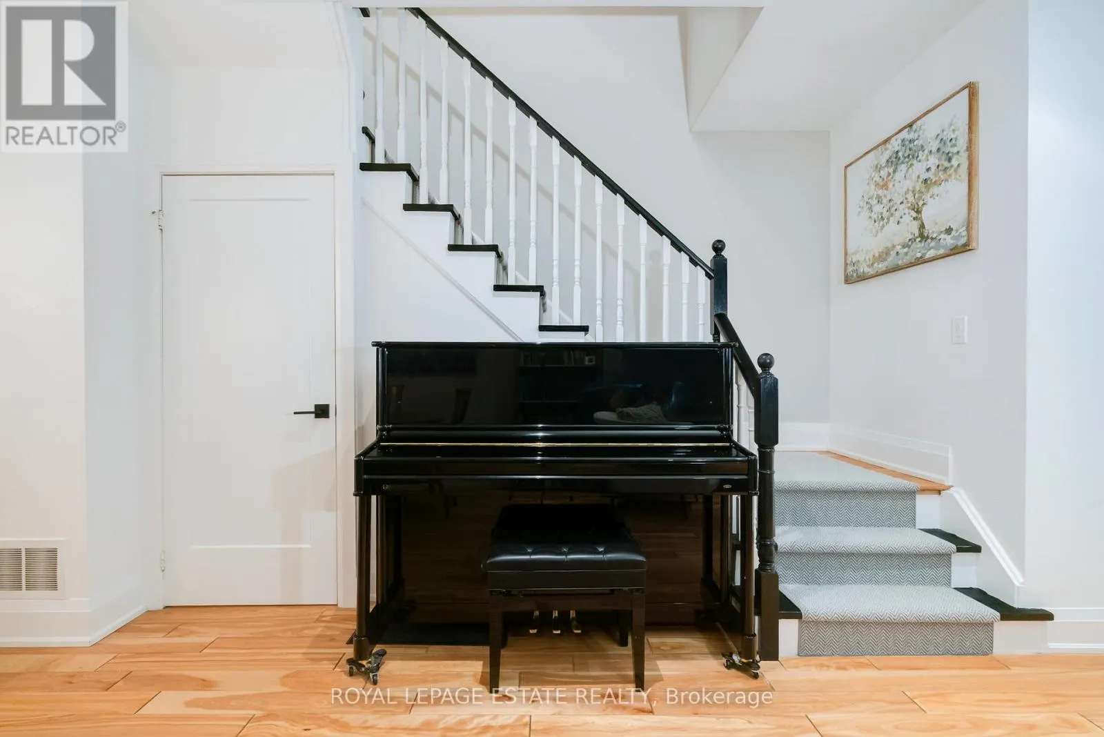 18 BASTEDO AVENUE