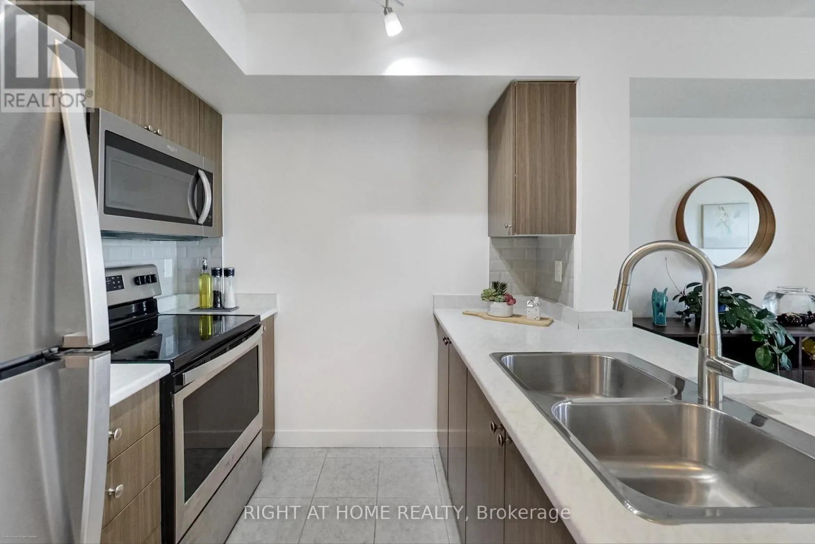 706 - 1346 DANFORTH ROAD