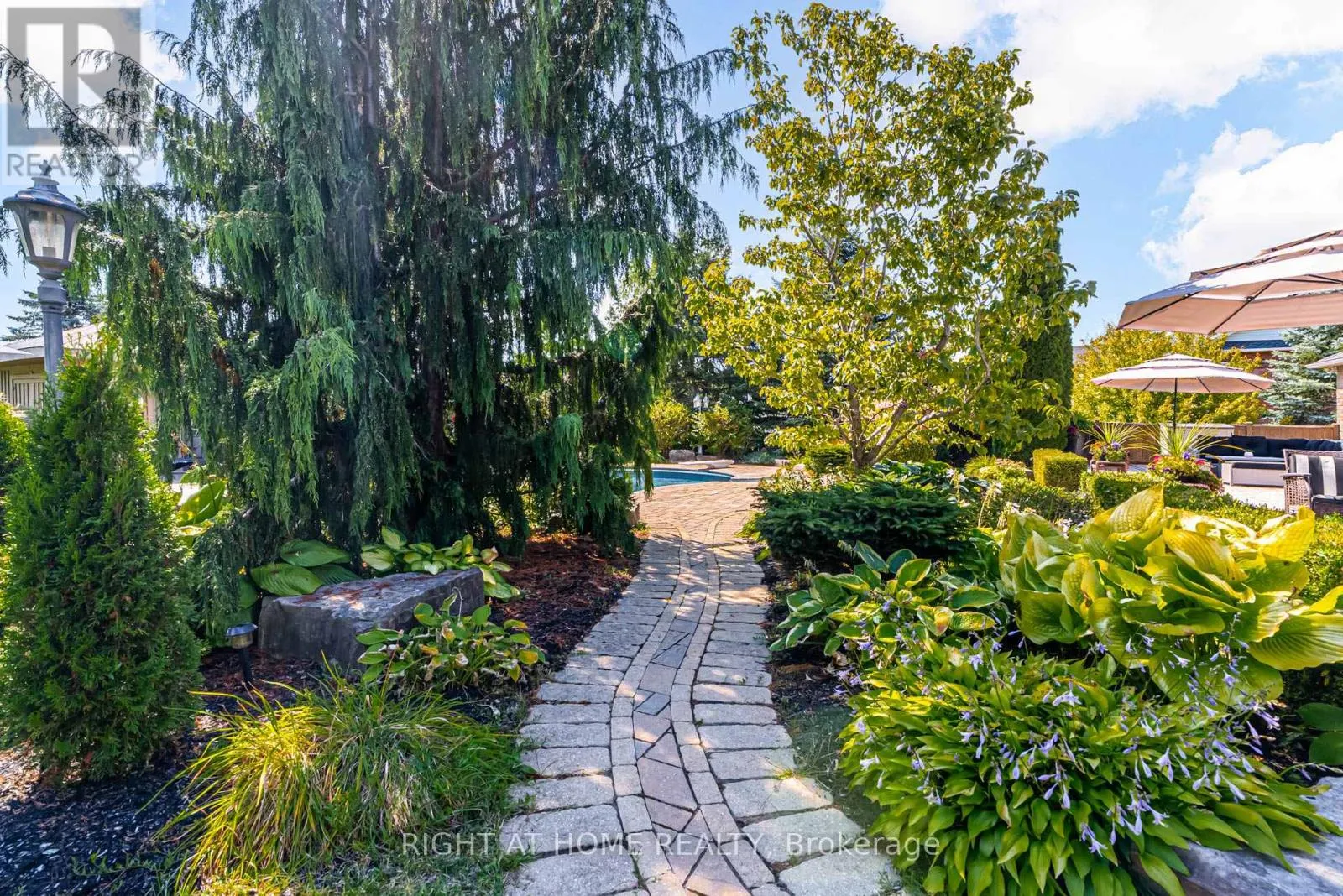 32 MIKELEN DRIVE