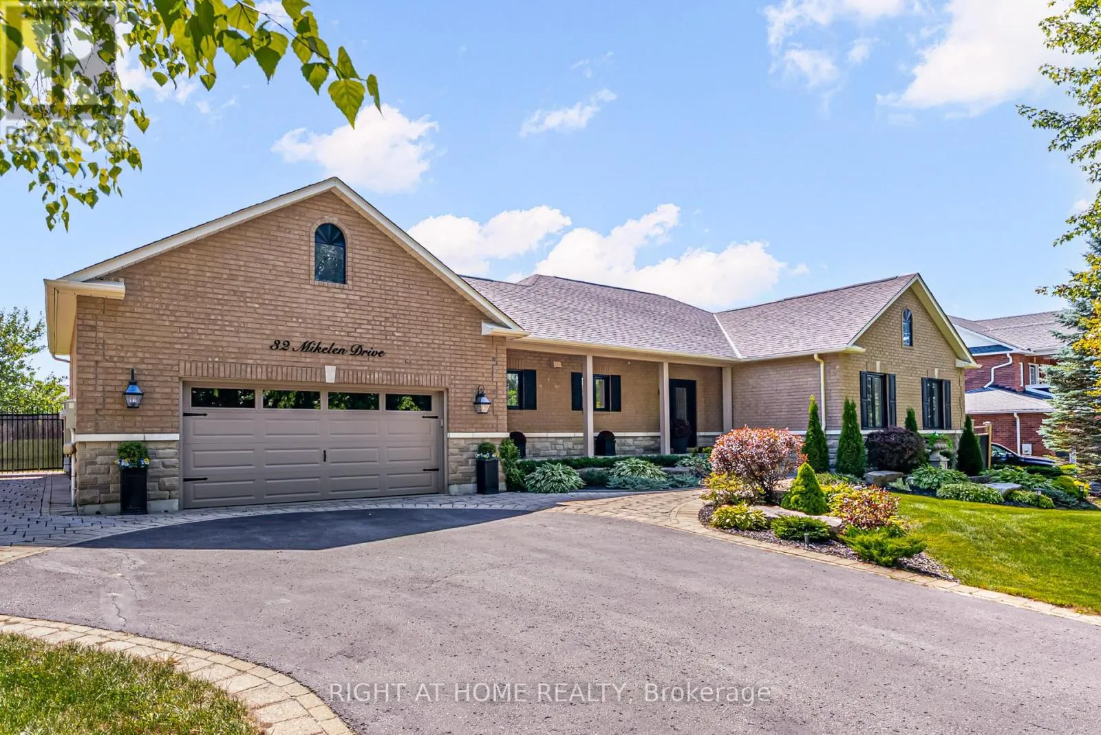 32 MIKELEN DRIVE