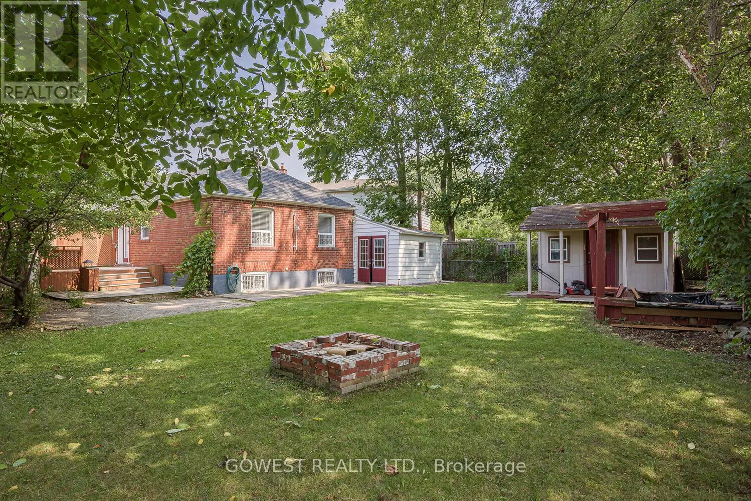 1 FAIRBOURNE CRESCENT