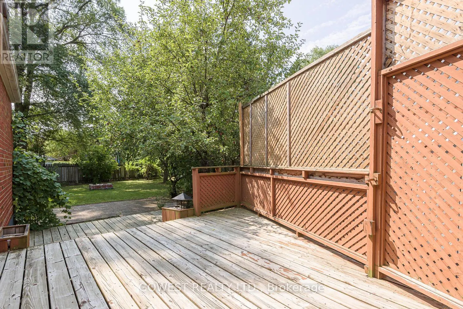1 FAIRBOURNE CRESCENT