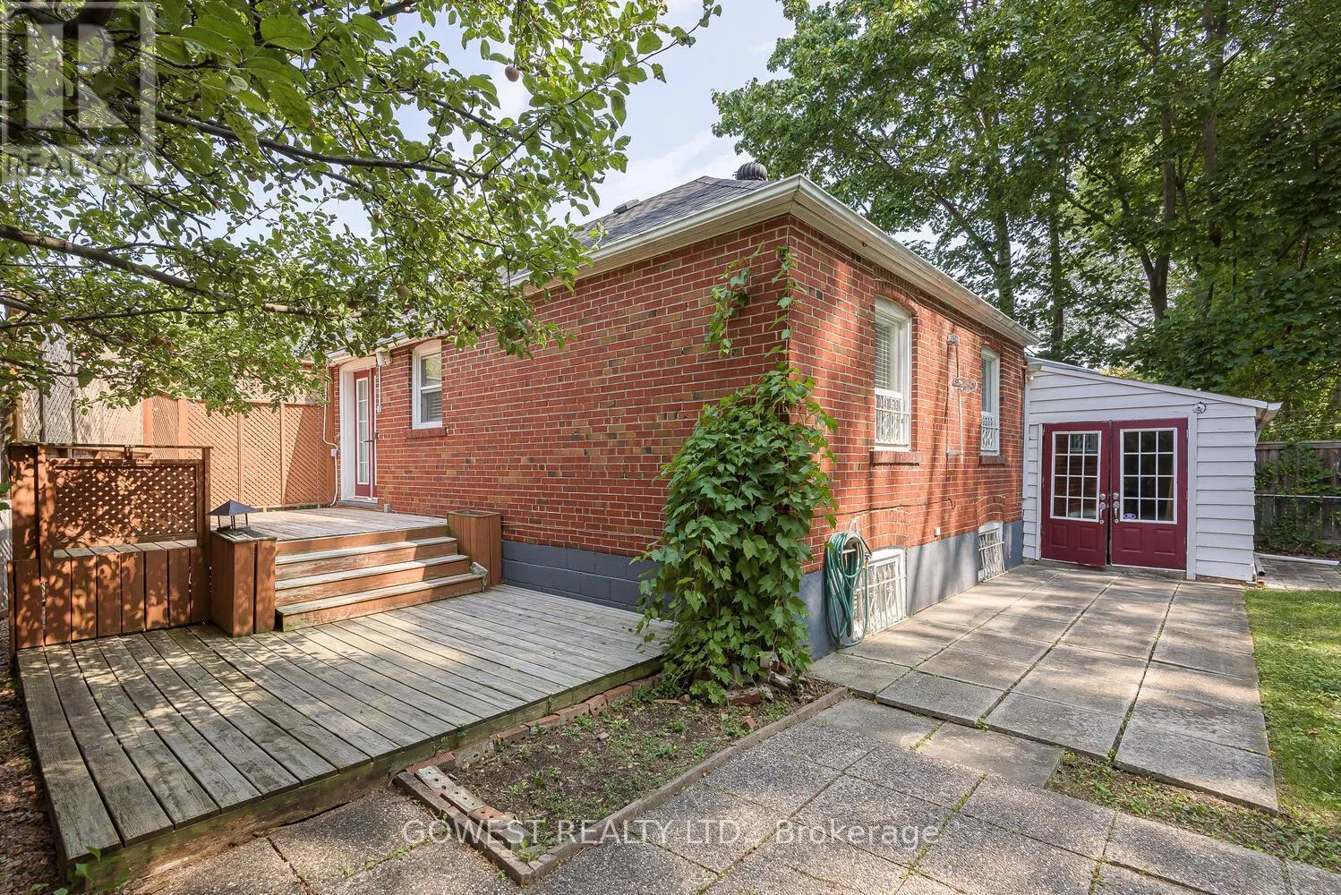 1 FAIRBOURNE CRESCENT
