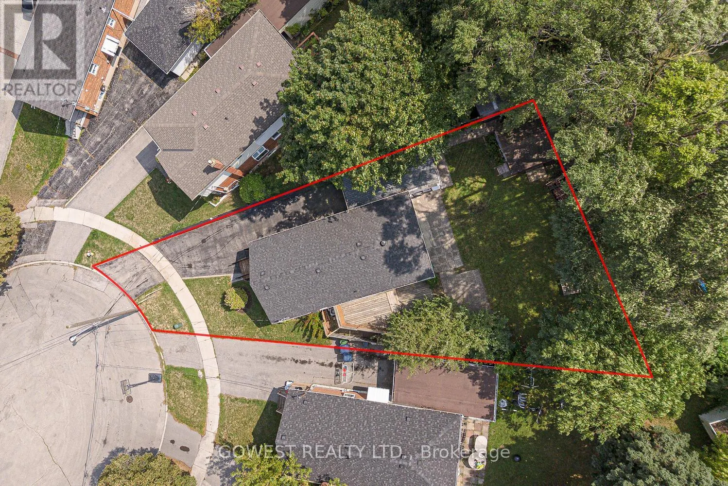 1 FAIRBOURNE CRESCENT