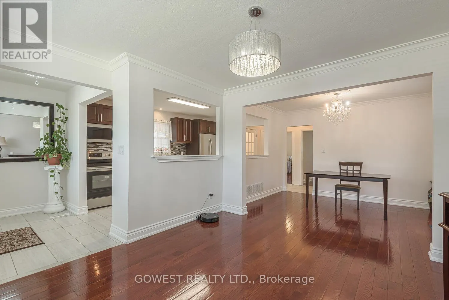 1 FAIRBOURNE CRESCENT