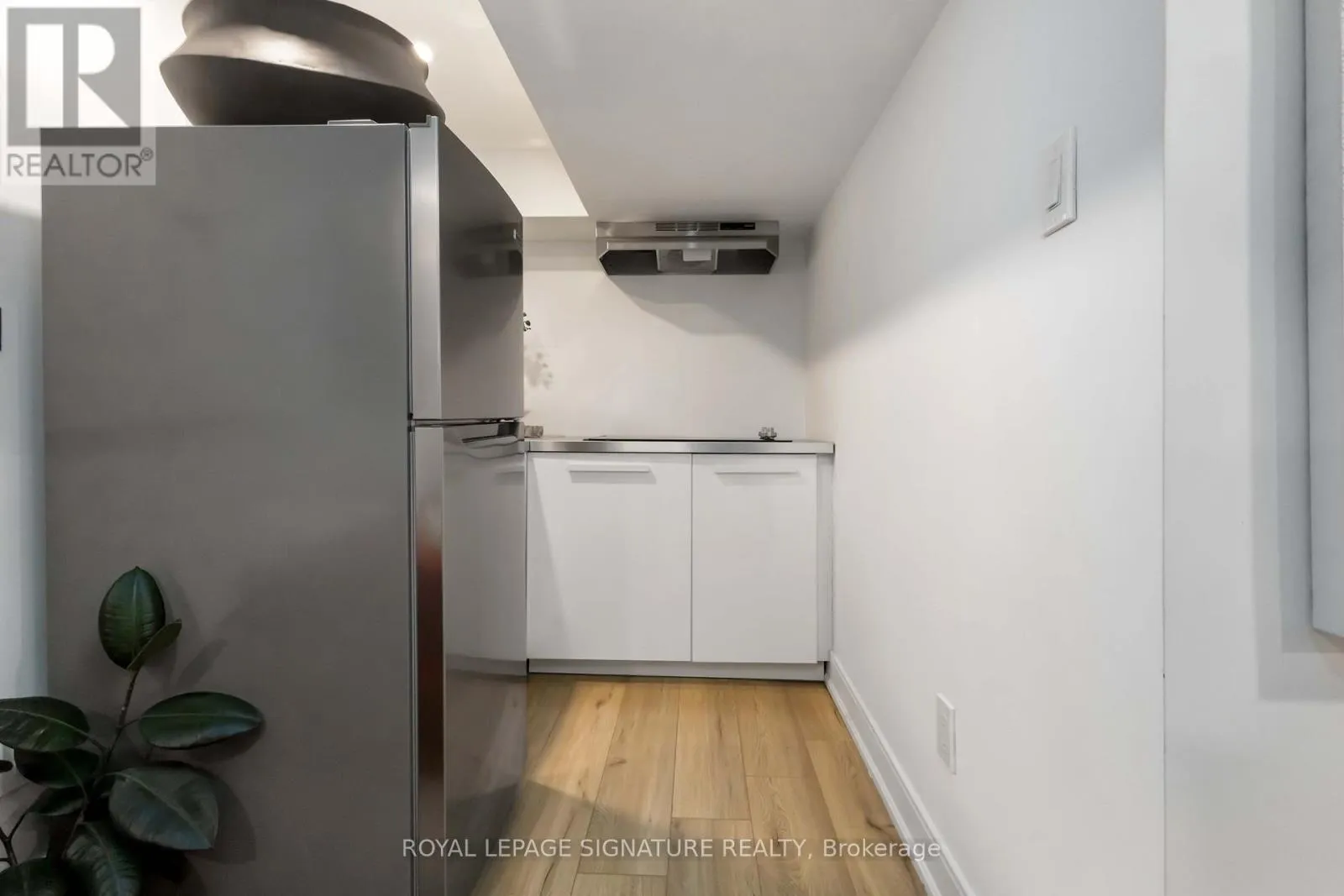 56 DRAYTON AVENUE