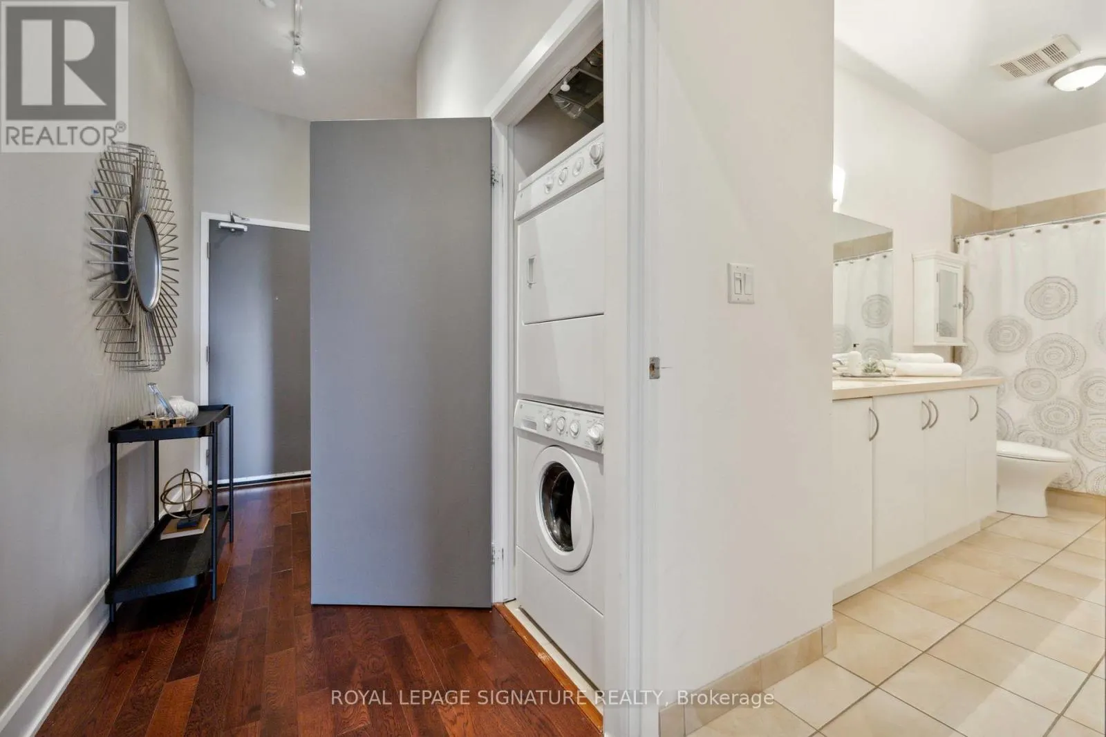 205 - 160 FALLINGBROOK ROAD