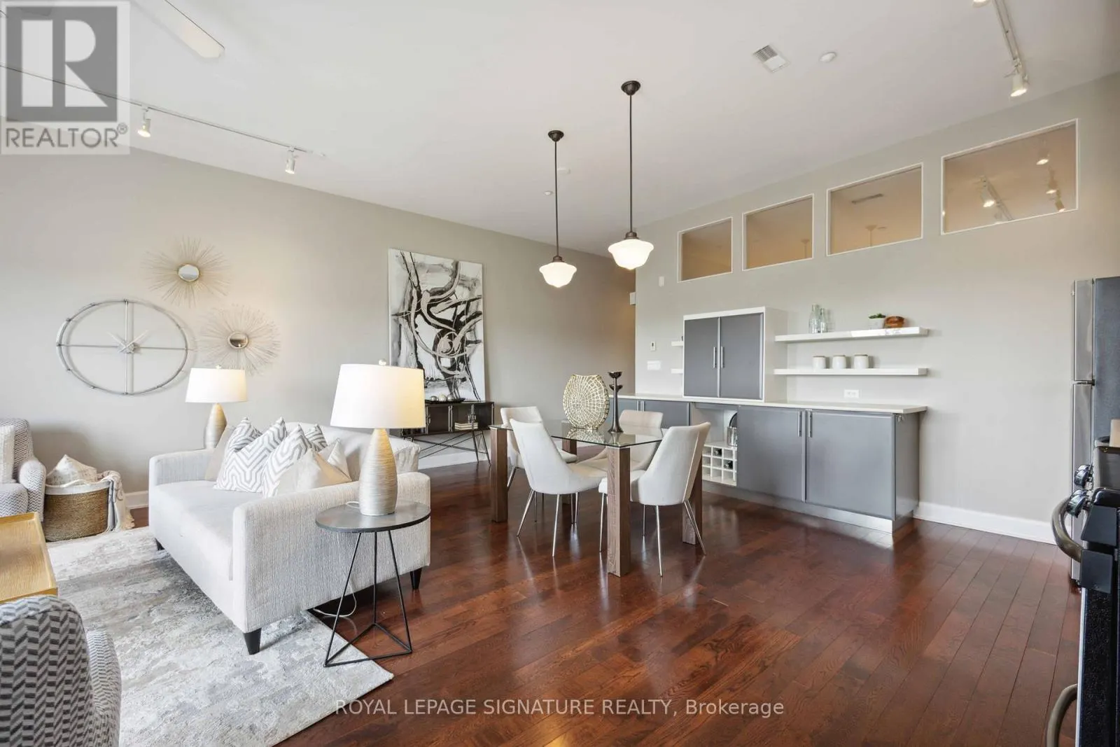 205 - 160 FALLINGBROOK ROAD