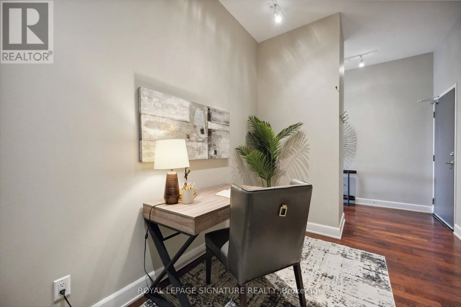 205 - 160 FALLINGBROOK ROAD