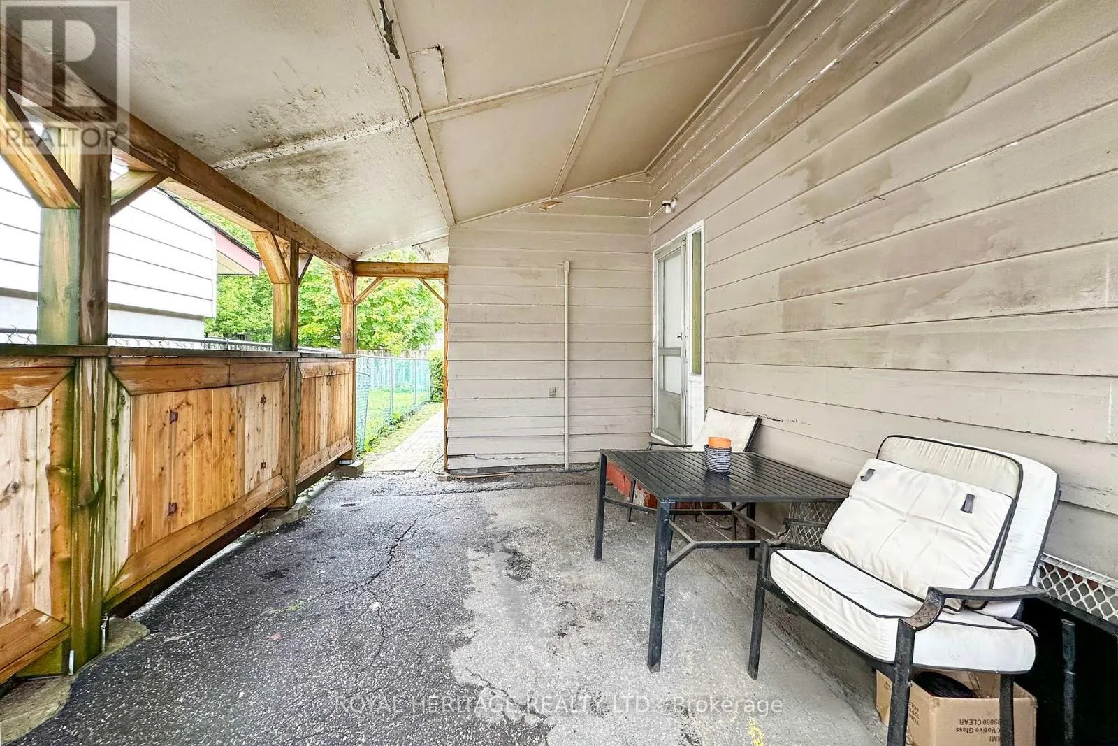 86 SCARBORO AVENUE