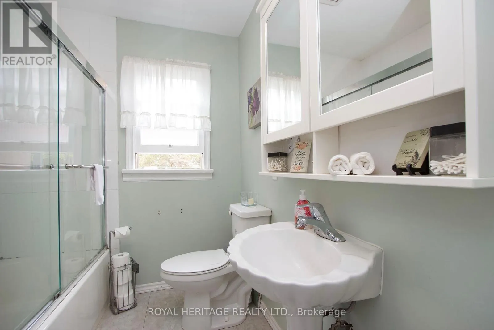 86 SCARBORO AVENUE