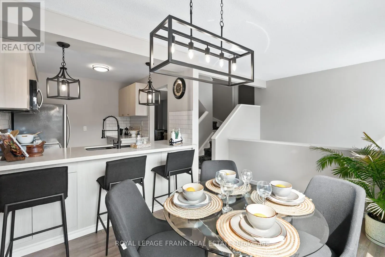 9 THE BRIDLE PATH