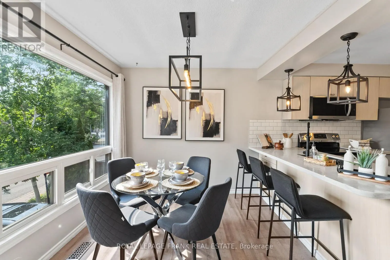 9 THE BRIDLE PATH