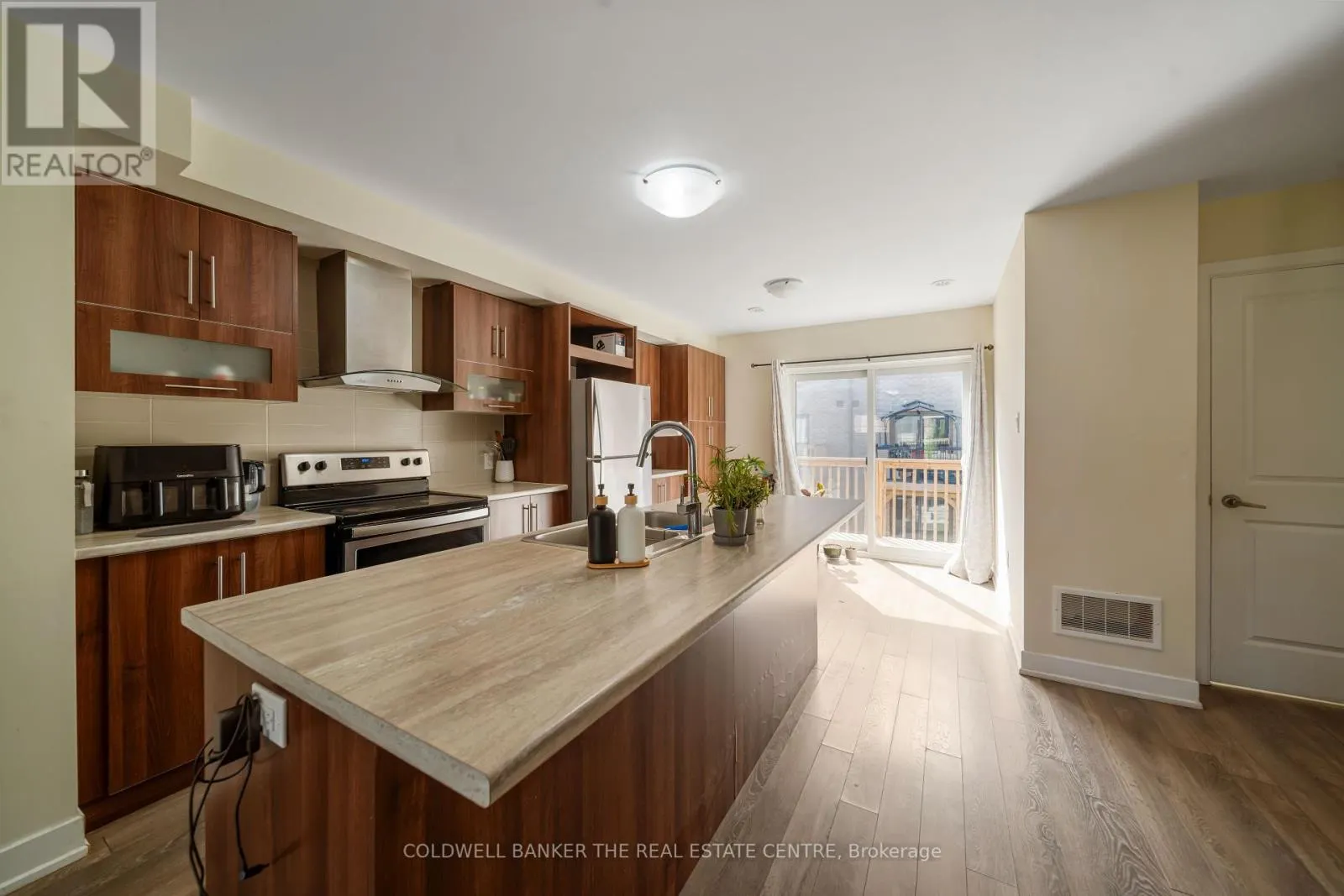 106 - 67 DONALD FLEMING WAY