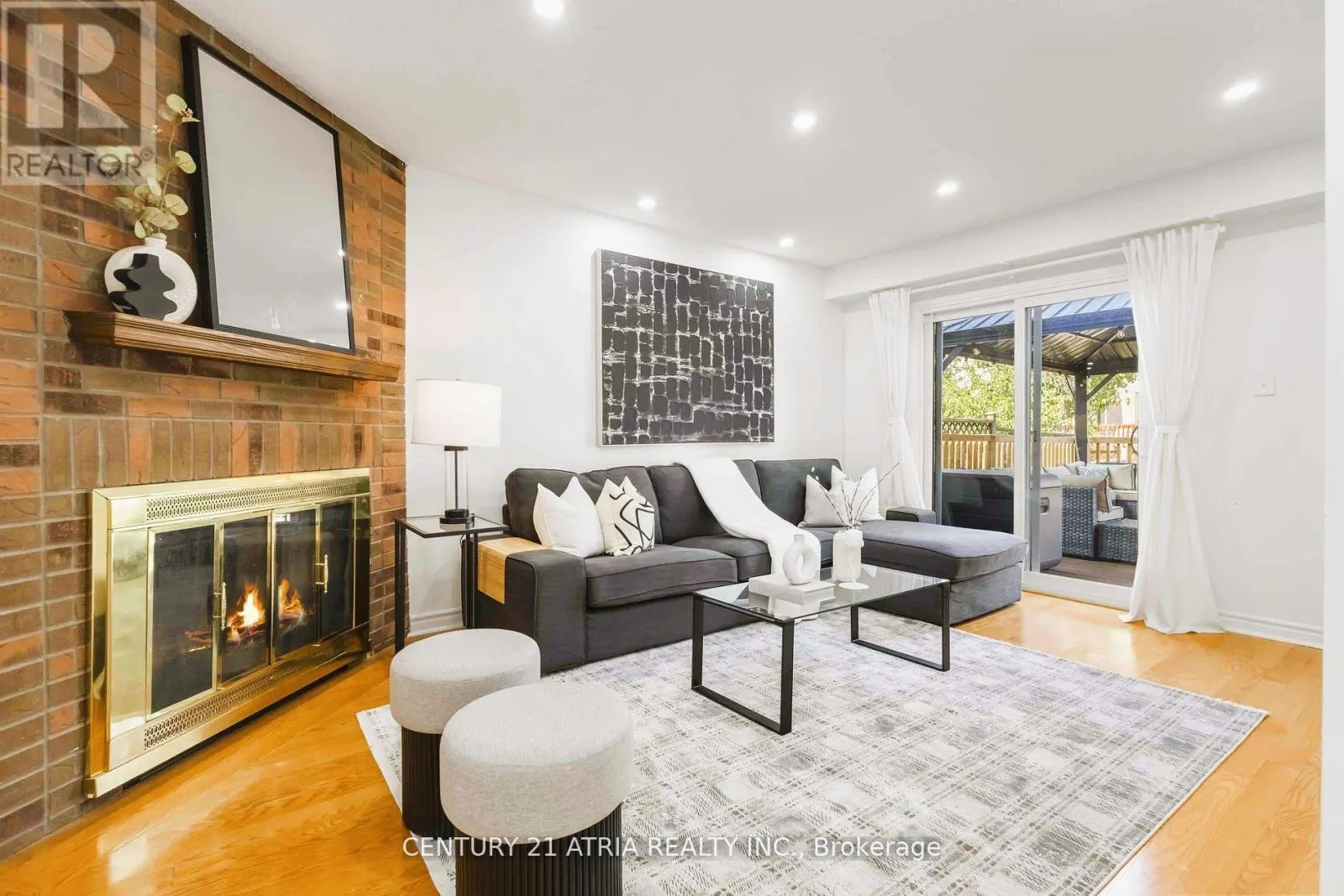 11 VALLEY CENTRE DRIVE