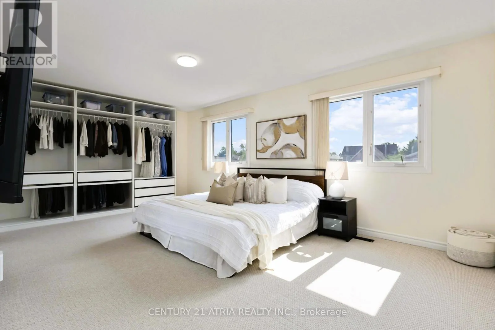 11 VALLEY CENTRE DRIVE