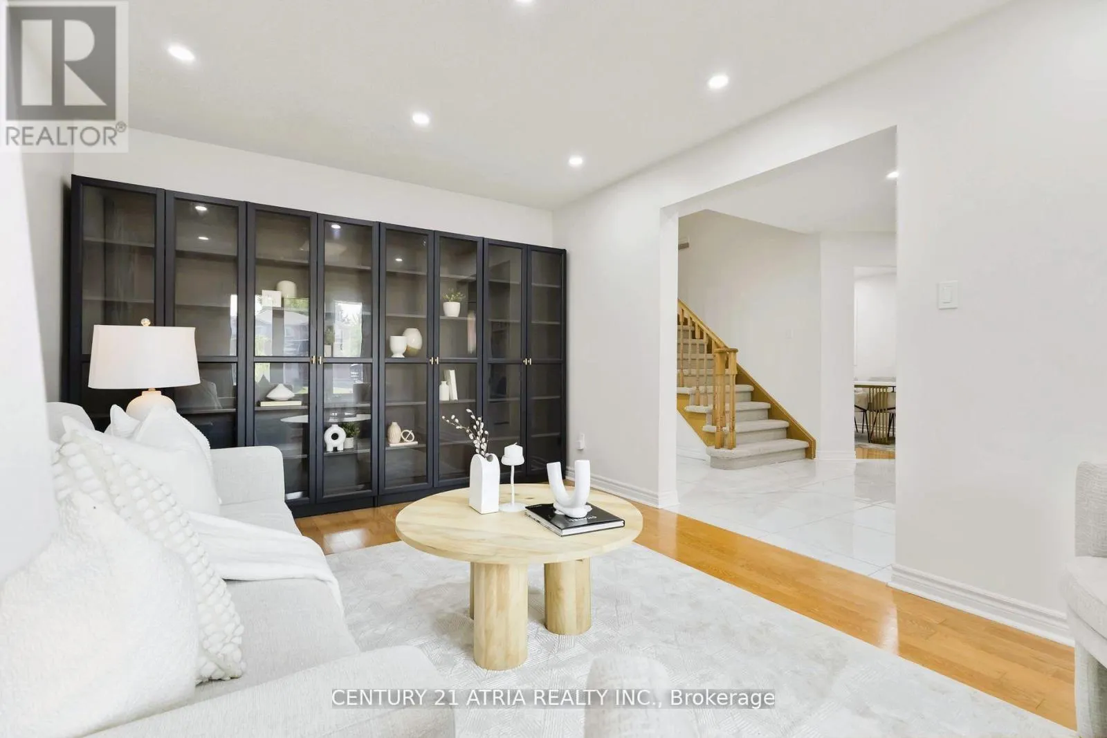 11 VALLEY CENTRE DRIVE