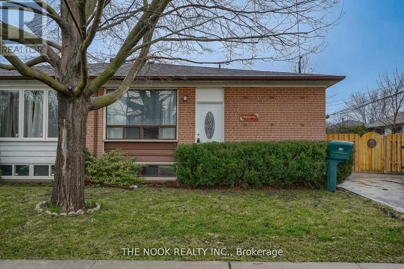 216 ROSEDALE DRIVE