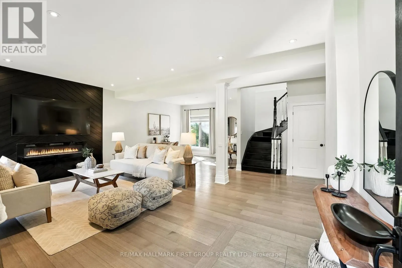 47 SHERWOOD ROAD E
