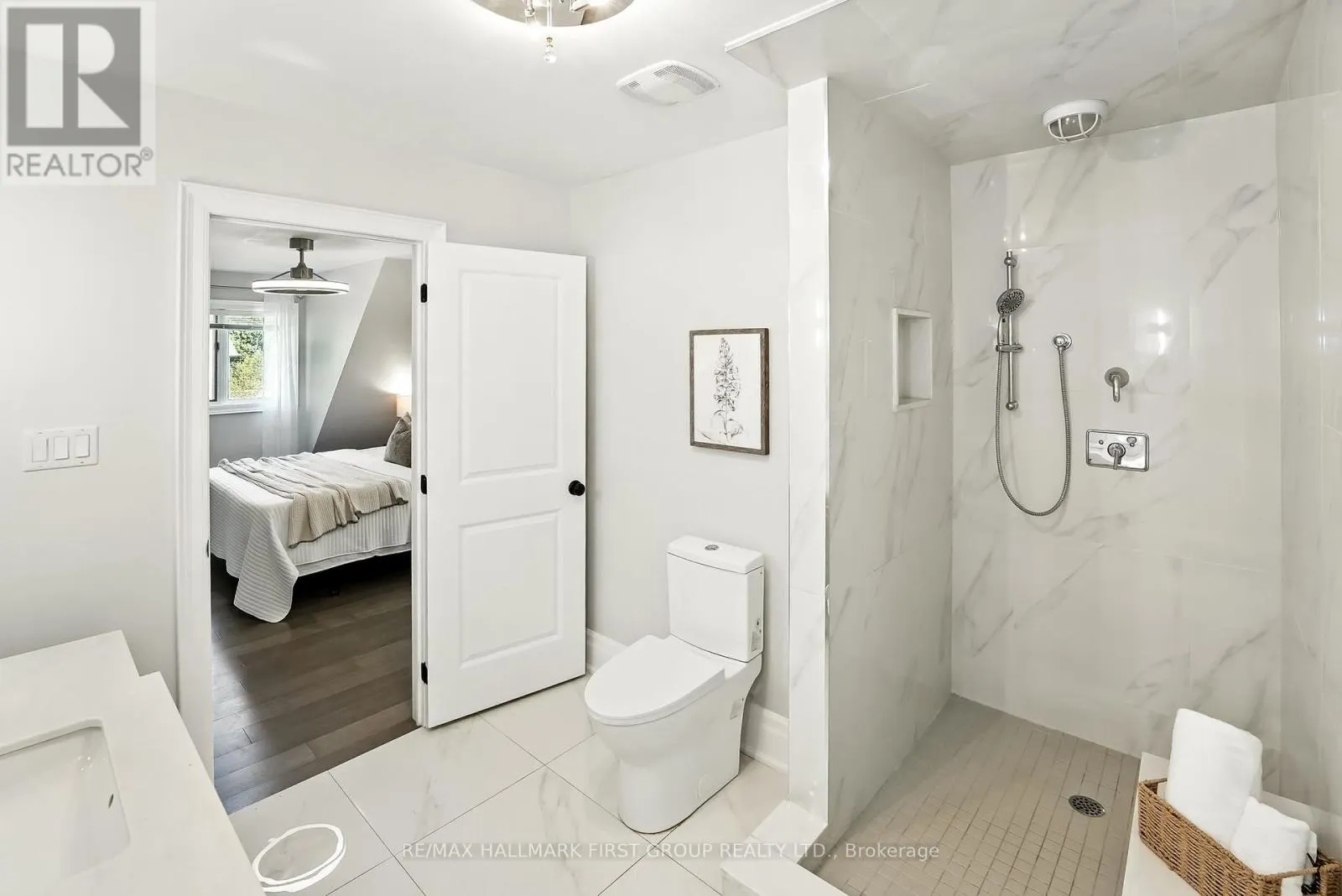 47 SHERWOOD ROAD E