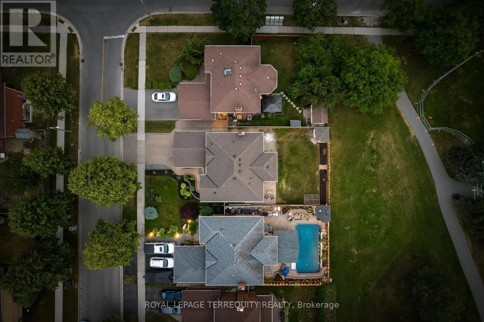77 INGLEBOROUGH DRIVE